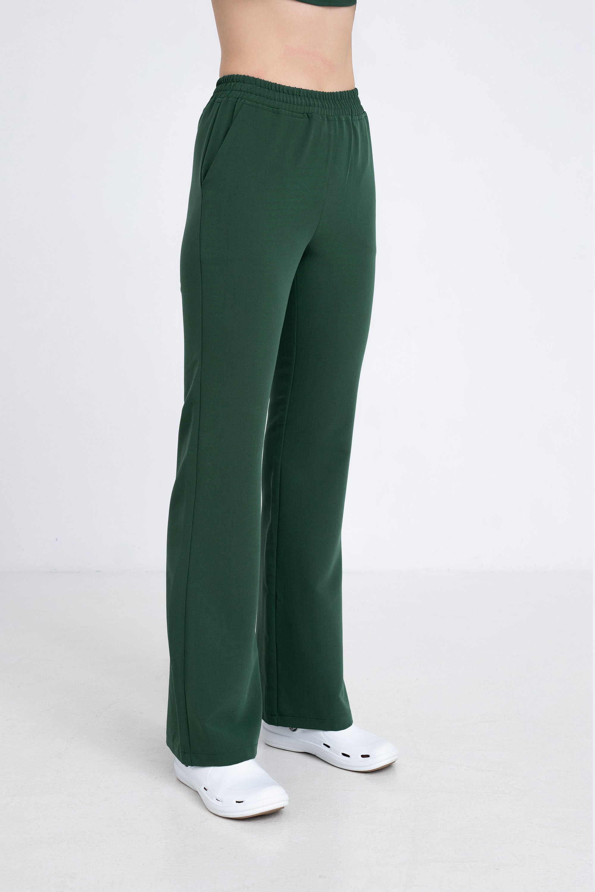 Medyczne spodnie damskie dzwony - kolor dark green