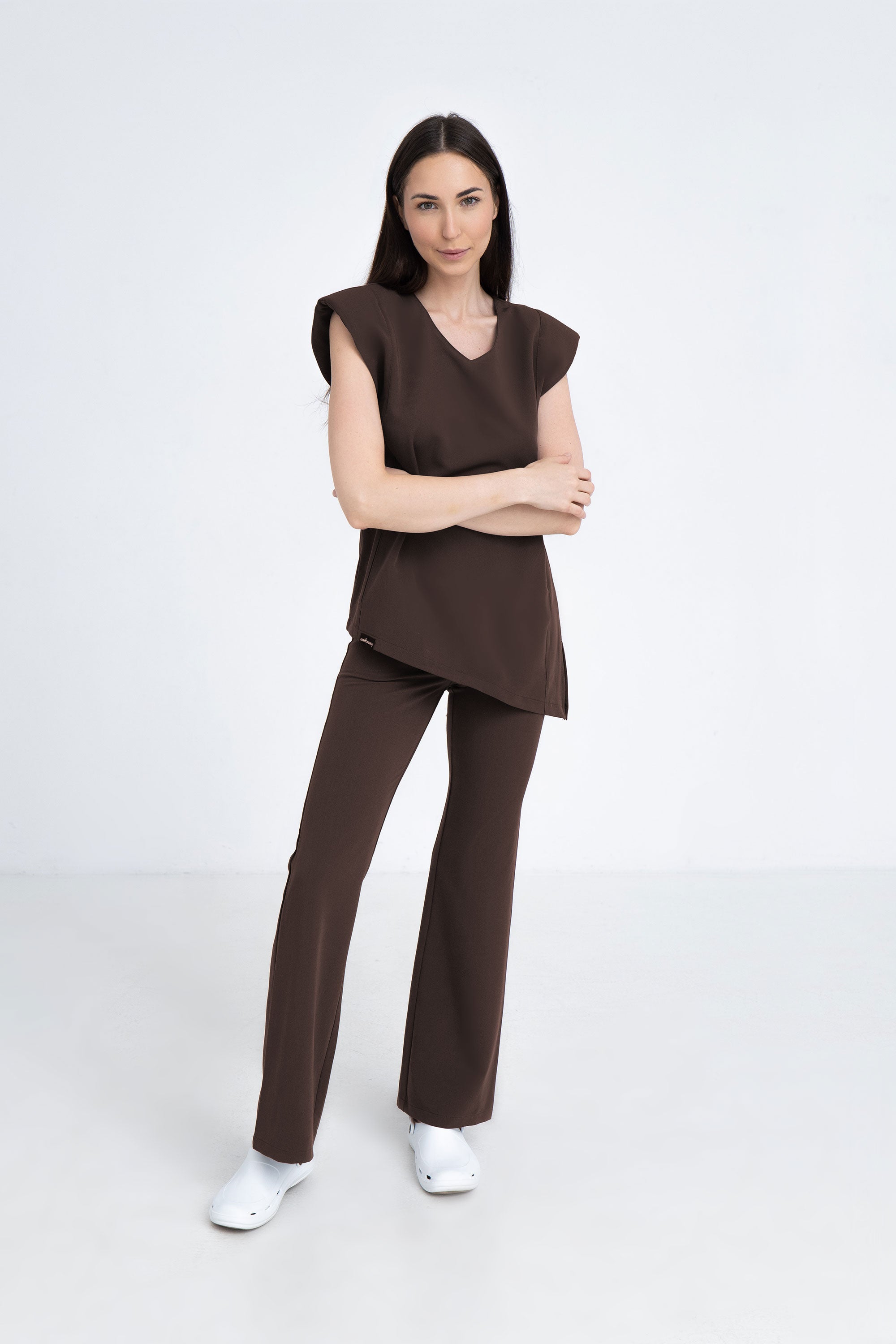 Medyczne spodnie damskie dzwony - kolor choco