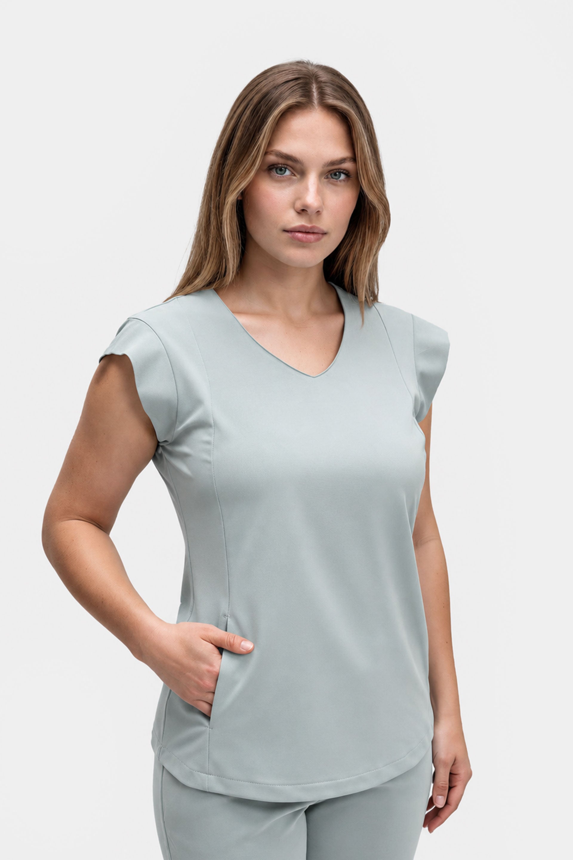 Damska bluza medyczna Aria w kolorze blank blue z nowoczesnymi, krótkimi rękawami