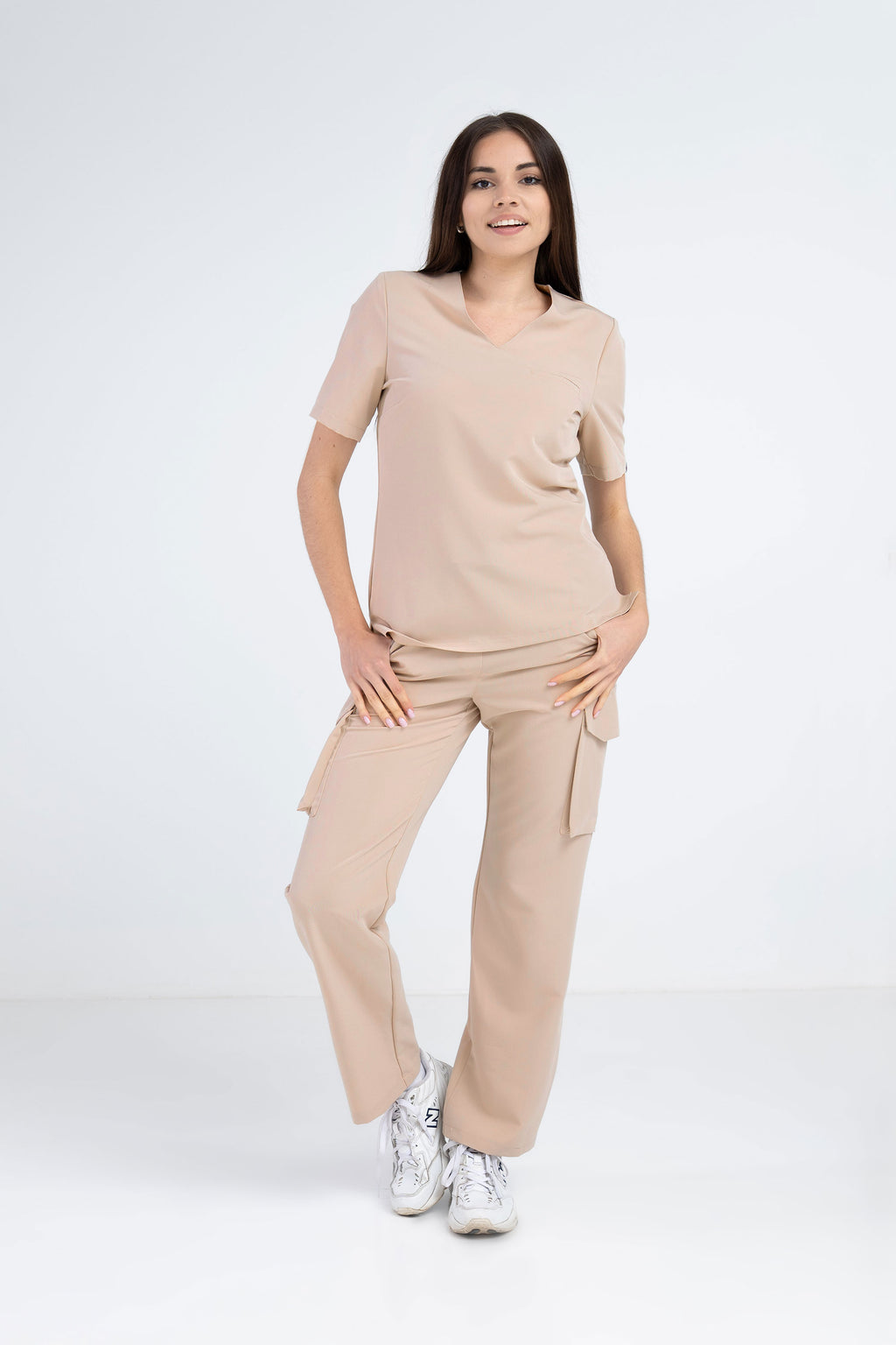 Medyczne spodnie damskie bojówki - kolor beige